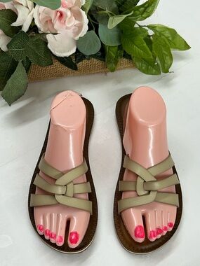 Women’s Beige Cross-Strap Slide Sandals